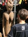 080523_junge_und_figur.JPG
