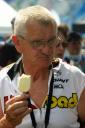 080530_eule-mit-eis.JPG