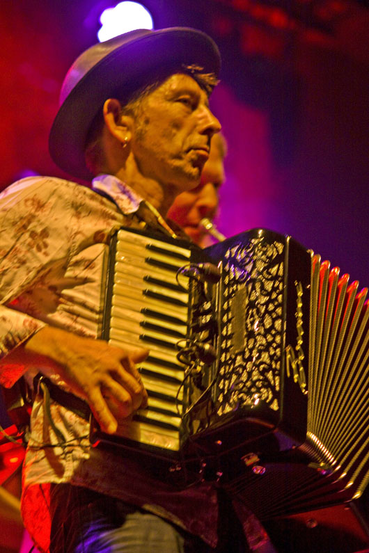 090922_17_Hippies2.klein.