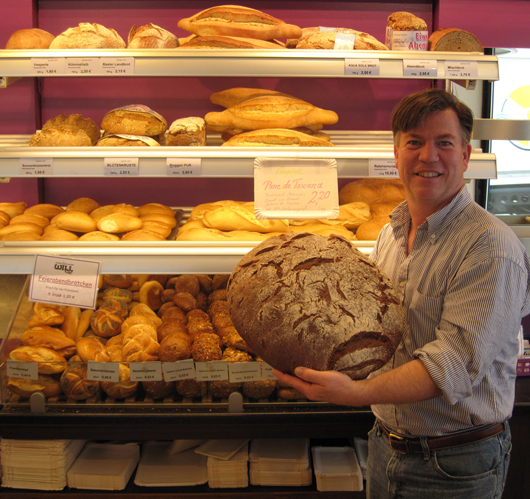 uwe-with-the-biggest-bread-loaf